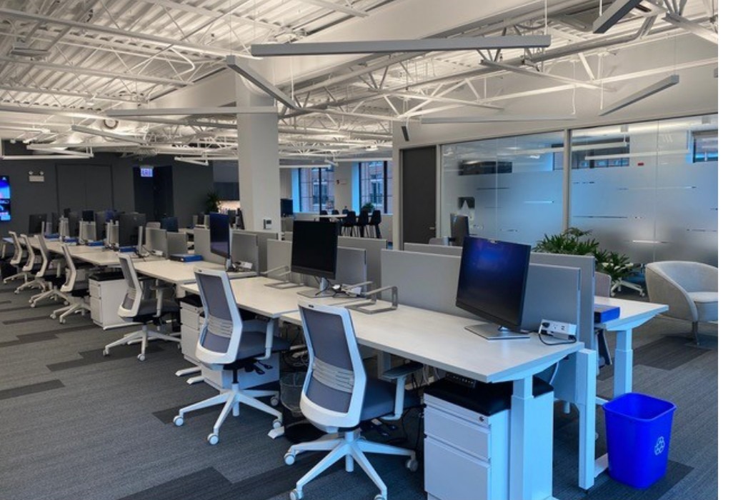 Open workstations — 444 N Orleans